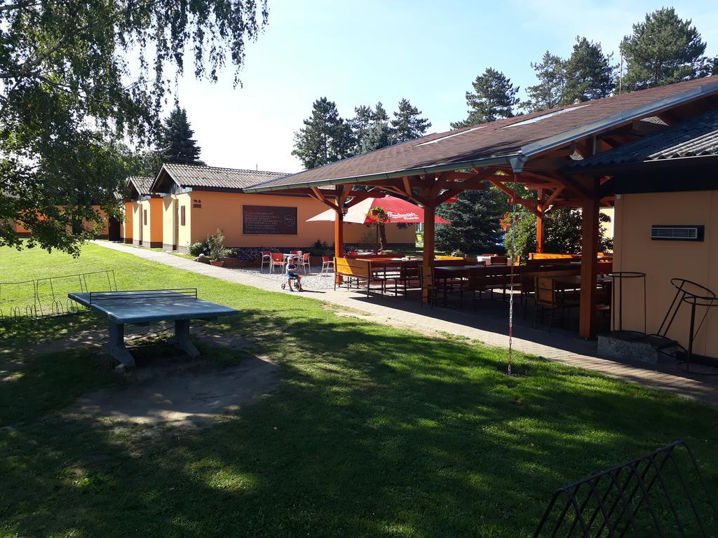 德沃夏克体育中心酒店 Hluboká nad Vltavou 外观 照片